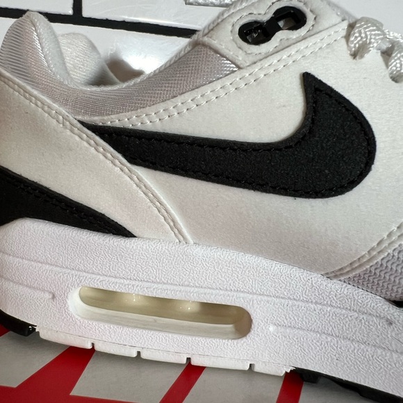 Nike Air Max 1 - Picture 9 of 11